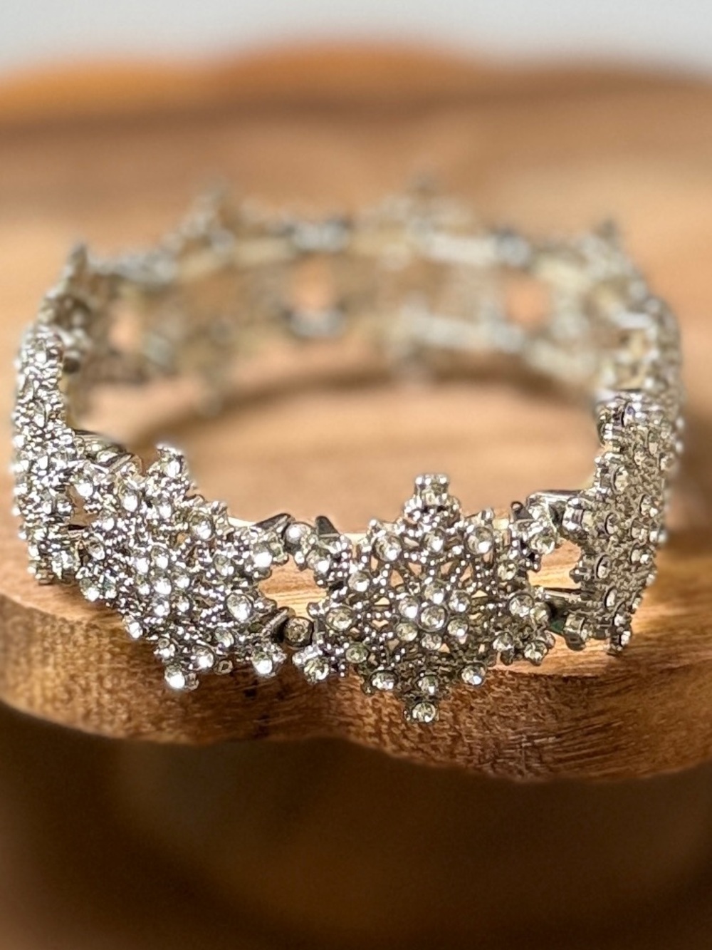 NEW!! Elegant Silver Crystal Snowflake Bangle Stretch Bracelet